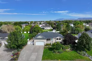 1124 W 2700 S, Syracuse, UT 84075 - Photo 3