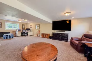 1124 W 2700 S, Syracuse, UT 84075 - Photo 29