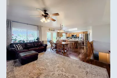 1124 W 2700 S, Syracuse, UT 84075 - Photo 17