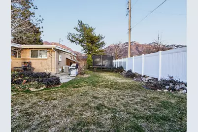 2744 E 7265 S, Cottonwood Heights, UT 84121 - Photo 31