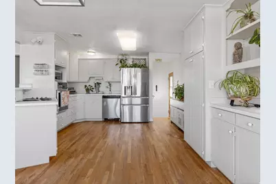 2744 E 7265 S, Cottonwood Heights, UT 84121 - Photo 9