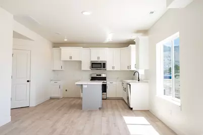 497 W 1800 N, Harrisville, UT 84404 - Photo 3