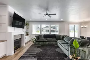10926 S Glamis Dune Dr, South Jordan, UT 84009 - Photo 7