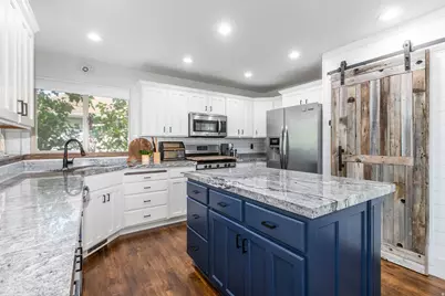 1043 N 2025 W, Layton, UT 84041 - Photo 7