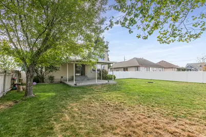 1043 N 2025 W, Layton, UT 84041 - Photo 37