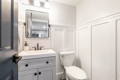 1043 N 2025 W, Layton, UT 84041 - Photo 13