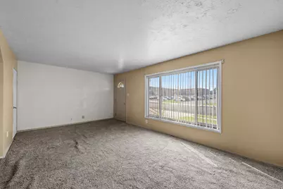 154 E 4800 S, Washington Terrace, UT 84405 - Photo 5