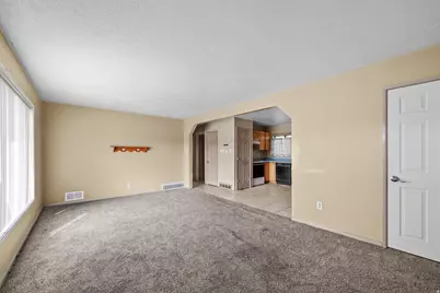 154 E 4800 S, Washington Terrace, UT 84405 - Photo 3