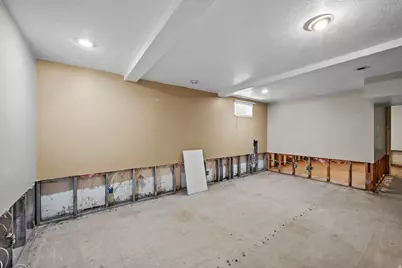 154 E 4800 S, Washington Terrace, UT 84405 - Photo 11