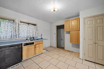 154 E 4800 S, Washington Terrace, UT 84405 - Photo 7