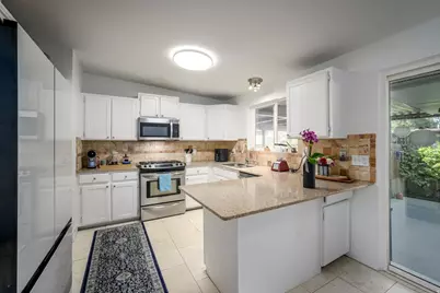 4533 S Tanglewood Dr E, Holladay, UT 84117 - Photo 9