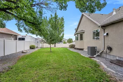 5386 W Little Water Peak Dr, Riverton, UT 84096 - Photo 13