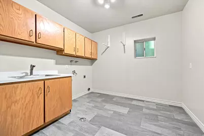 1592 E Federal Heights Dr, Salt Lake City, UT 84103 - Photo 39