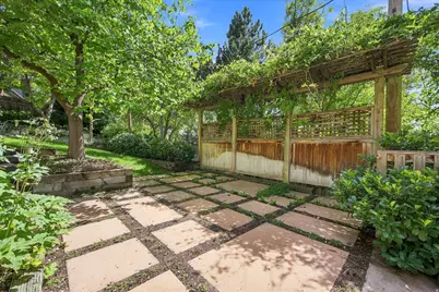 1592 E Federal Heights Dr, Salt Lake City, UT 84103 - Photo 41