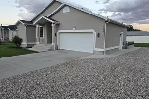 3641 S Country West Dr, Magna, UT 84044 - Photo 17