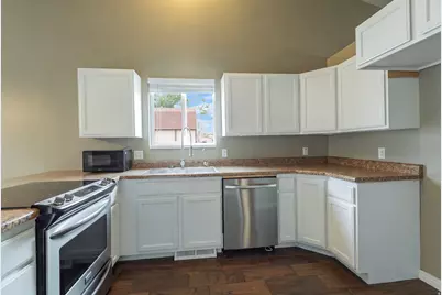 13382 S 2480 W, Riverton, UT 84065 - Photo 9