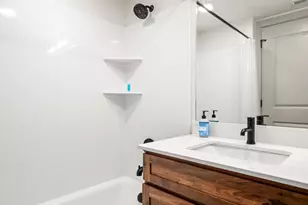 35 E 150 S, Garden City, UT 84028 - Photo 31
