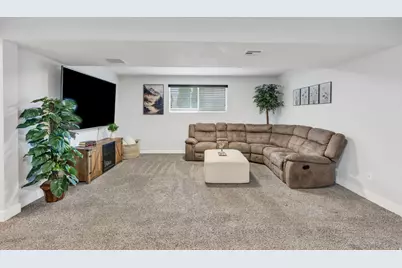 1298 N 725 W, Orem, UT 84057 - Photo 9