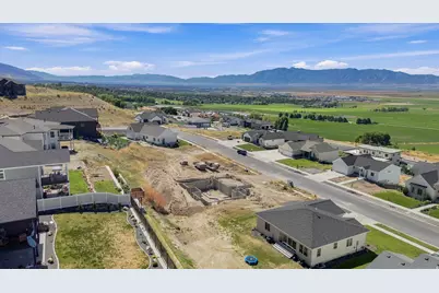 670 S 1080 E, Smithfield, UT 84335 - Photo 5