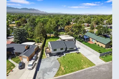 4554 S Willow Rd, Holladay, UT 84124 - Photo 5