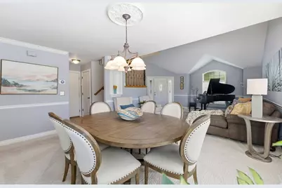 7126 S Griffiths Pl, Cottonwood Heights, UT 84121 - Photo 9