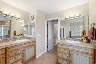 7126 S Griffiths Pl, Cottonwood Heights, UT 84121 - Photo 25