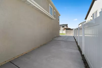 1571 E Erickson Ln, Eagle Mountain, UT 84005 - Photo 39
