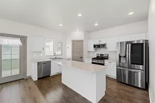 1571 E Erickson Ln, Eagle Mountain, UT 84005 - Photo 9