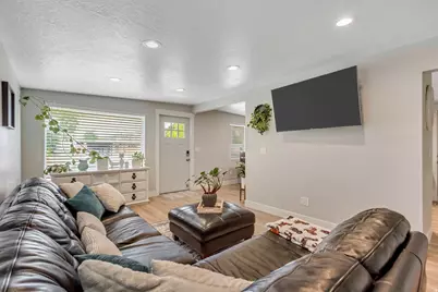 48 W Moon Ridge Dr, Murray, UT 84107 - Photo 5