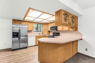 1113 Country Hills Dr, Ogden, UT 84403 - Photo 7