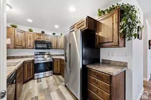 1862 E Whitetail Way N, Layton, UT 84040 - Photo 9