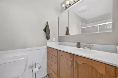 665 N 100 E #8, Provo, UT 84606 - Photo 17