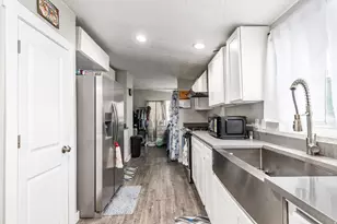 8522 S Solar Way E, Sandy, UT 84070 - Photo 9