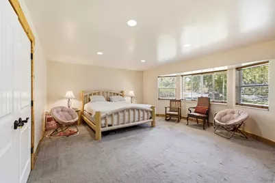 585 N Center St, Midway, UT 84049 - Photo 9
