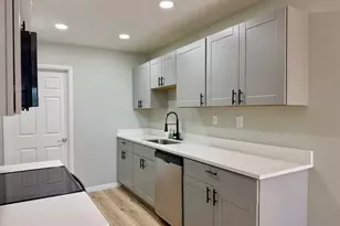 916 E Sunburn Ln, Sandy, UT 84094 - Photo 13
