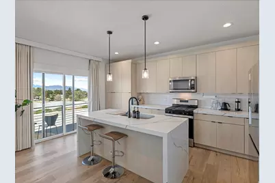 10554 S Bay Meadow Dr E #2, Sandy, UT 84092 - Photo 3