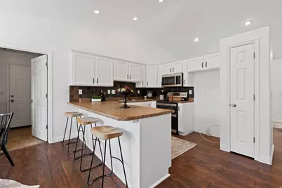 7344 S Regal Hill Dr, West Jordan, UT 84081 - Photo 7