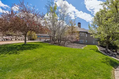 1714 Ridge Point Dr E, Bountiful, UT 84010 - Photo 11