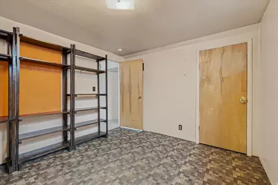 9855 S Sunflower Ln E, Sandy, UT 84094 - Photo 23