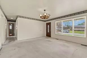 9855 S Sunflower Ln E, Sandy, UT 84094 - Photo 11
