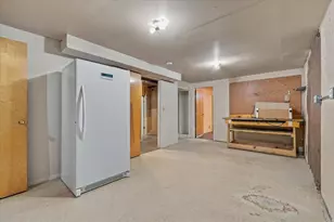 9855 S Sunflower Ln E, Sandy, UT 84094 - Photo 27