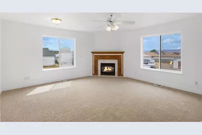 380 S 100 E, Mount Pleasant, UT 84647 - Photo 3