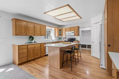 1042 E Center St, Orem, UT 84097 - Photo 7