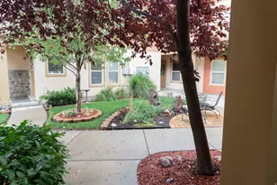 1008 N Shepard Crk Pkwy, Farmington, UT 84025 - Photo 3