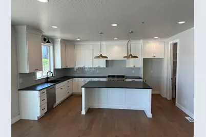 811 E 350 N #2, Salem, UT 84653 - Photo 5