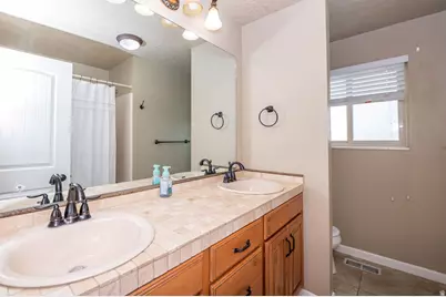 4963 S 2275 W, Roy, UT 84067 - Photo 11
