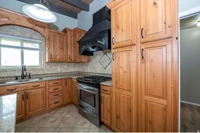 4963 S 2275 W, Roy, UT 84067 - Photo 9