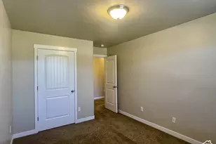 2581 W Cottonwood Dr, Lehi, UT 84043 - Photo 27