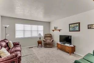 1146 N Regent Ct (435 W) W, Orem, UT 84057 - Photo 5