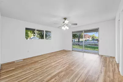 933 W 2300 N, Clinton, UT 84015 - Photo 9